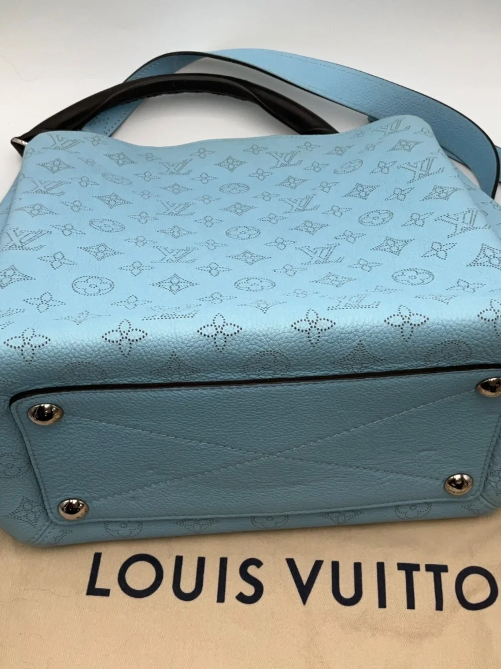 Louis Vuitton Ice Blue Mahina Leather Babylone PM 2 way